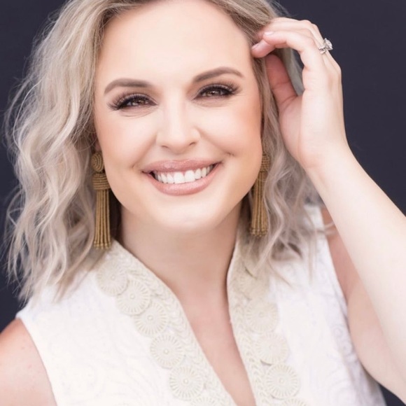 Meet your Posher, Chloe - Picture 1 of 1